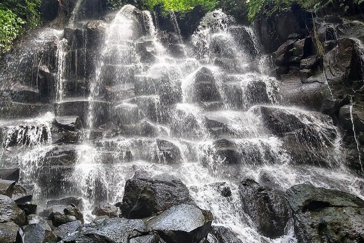 Embracing the Cascades of Kanto Lampo Waterfall