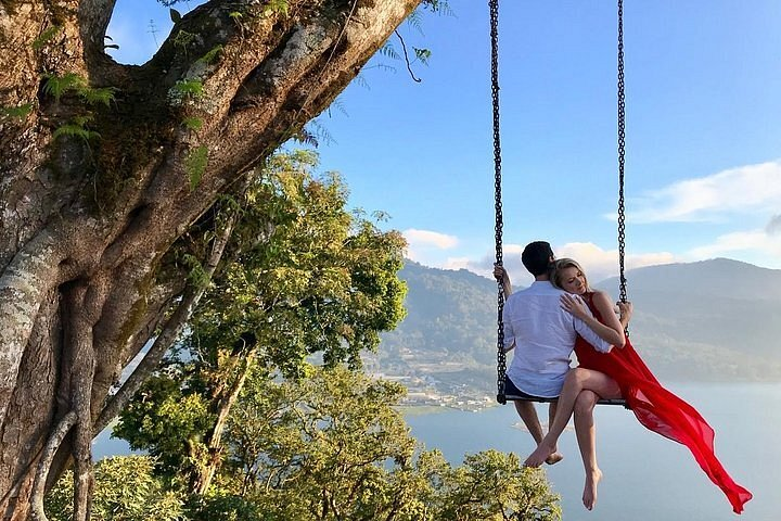 Capture Thrilling Moments on the Iconic Bali Swing
